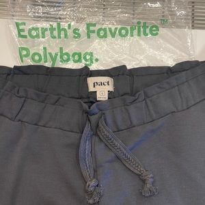 Pact. Cropped sweatpants, size L